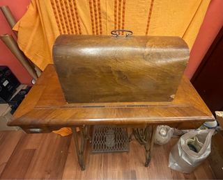 Máquina  antigua de coser Wertheim