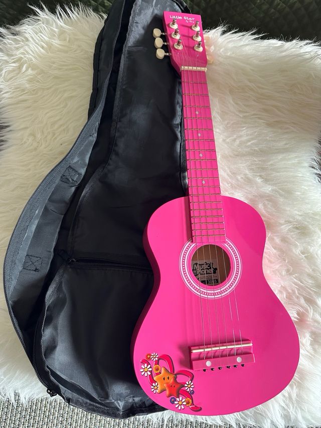 Guitarra niña