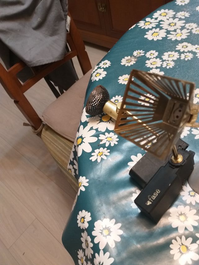 pequeña lampara fase y acapri