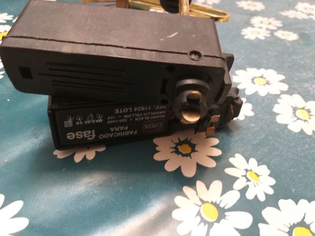 pequeña lampara fase y acapri