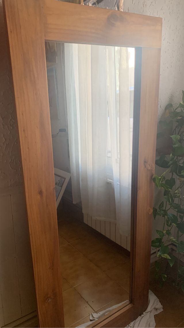 Specchio in legno di pino