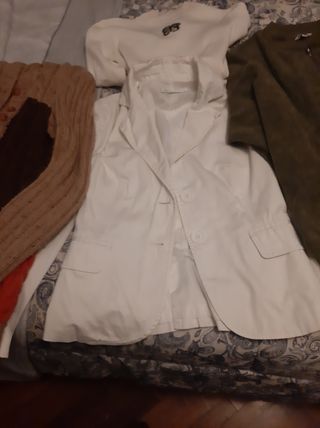 Ropa varía. Talla 36