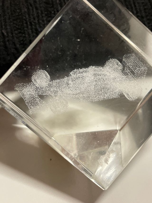 F1 machine laser in vetro