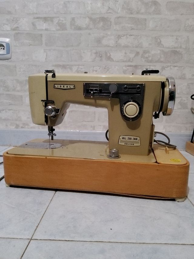 Máquina de coser alemana