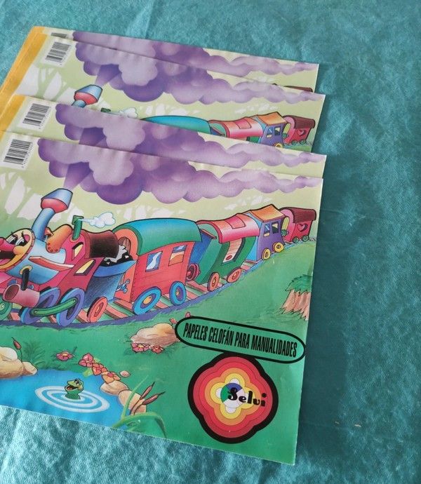 LOTE 4 CUADERNILLOS PAPEL CELOFÁN (COLORES)