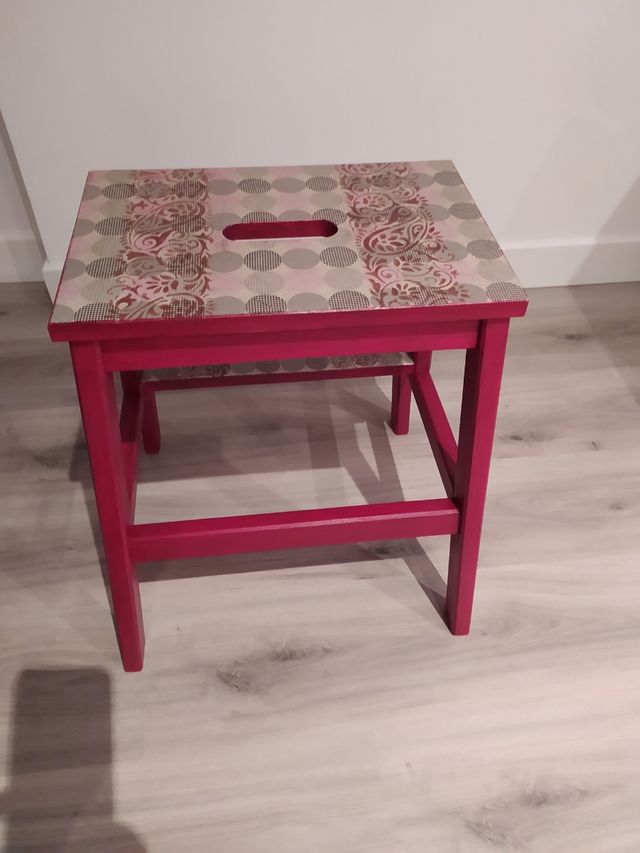 Taburete-escalera pintado