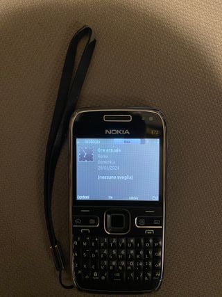 Cellulare Nokia E72 Serie e accessori vintage