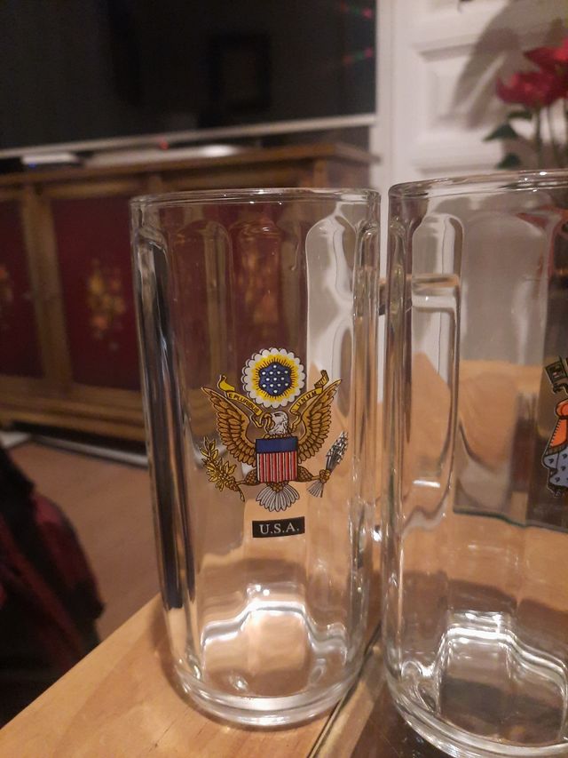 5 Jarras cerveza con escudos de Países