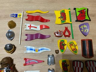 playmobil 41 cascos mediebales, banderas y escudos