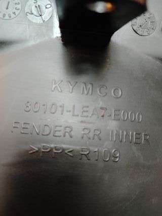 TAPA BAJOS COFRE - KYMCO SUPERDINK - 125 , 300