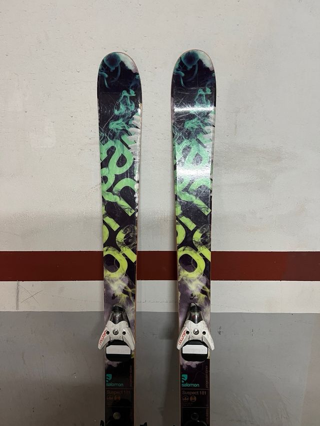 Esquis Salomon Suspect