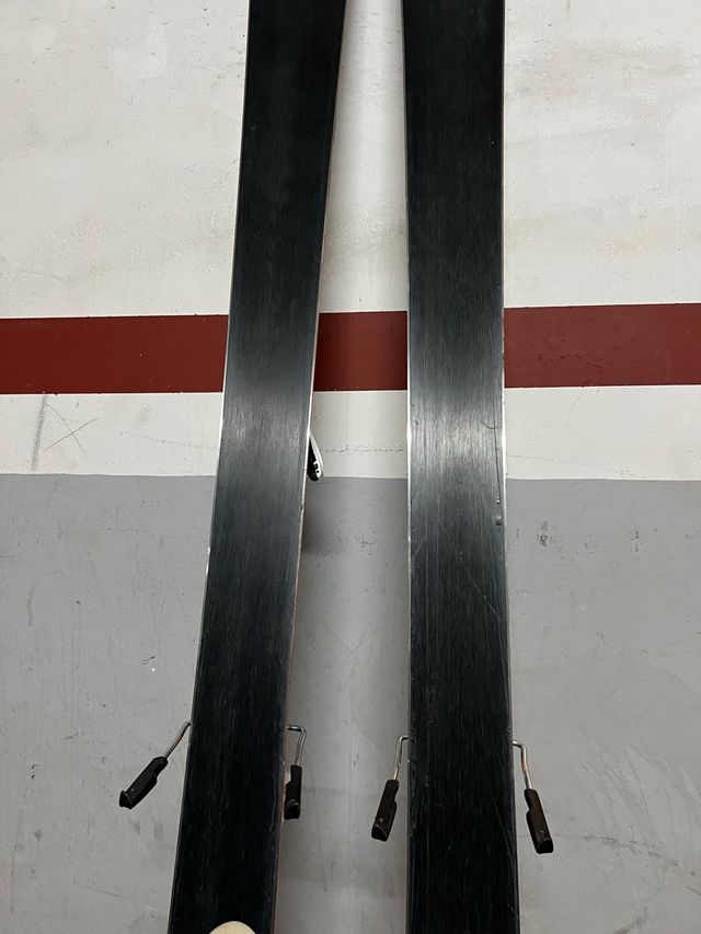 Esquis Salomon Suspect