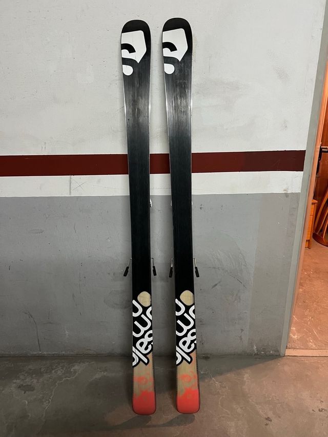 Esquis Salomon Suspect