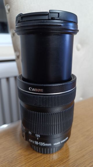 Camara Reflex Canon 80D + objetivo 18/135mm