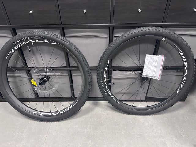 llantas ROVAL CONTROL 2024 btt carbono
