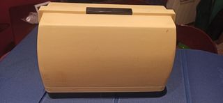 Maquina coser Alfa con motor y maleta