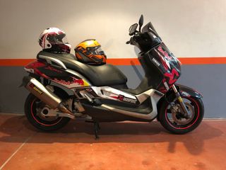 Yamaha xmax 125 a 300