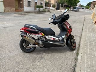 Yamaha xmax 125 a 300