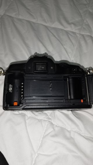 Cámara de fotos Canon EOS 5000