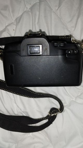 Cámara de fotos Canon EOS 5000