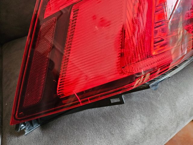 Faro trasero izquierdo volvo original