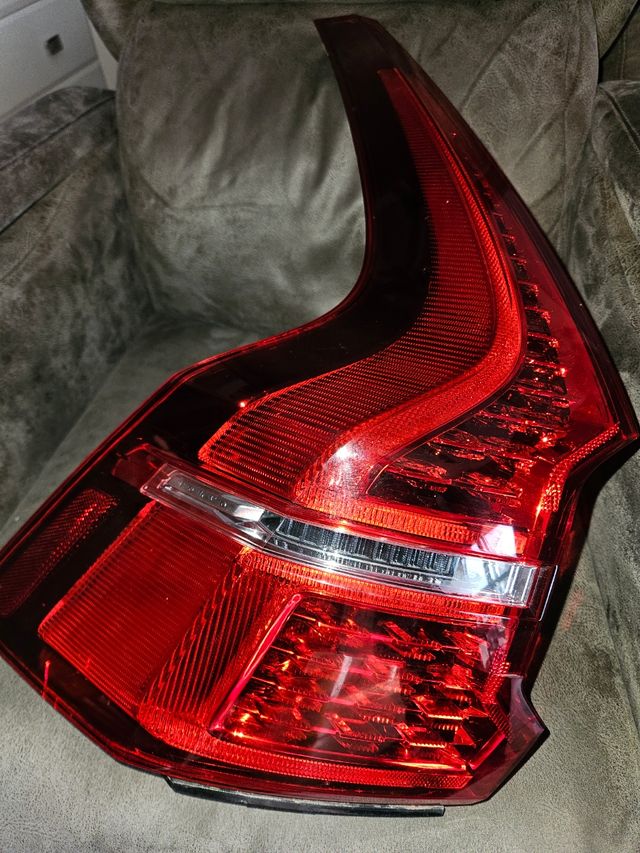 Faro trasero izquierdo volvo original