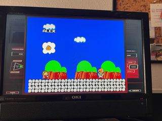 Television Oki de 15 pulgadas.