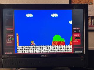 Television Oki de 15 pulgadas.