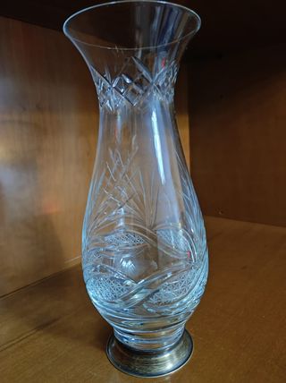 Jarrón de cristal y plata
