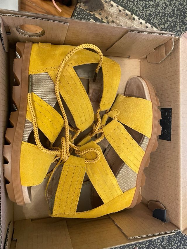 sandalias sorel amarillo