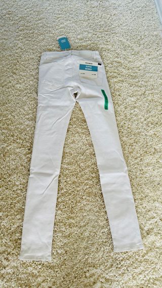 Pantalón vaquero blanco súper skinny NUEVO