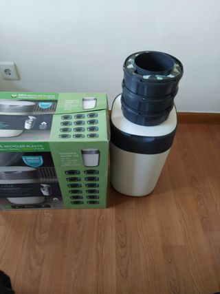Contenedor Tommee Tippee +4 recambios + rollo 100m