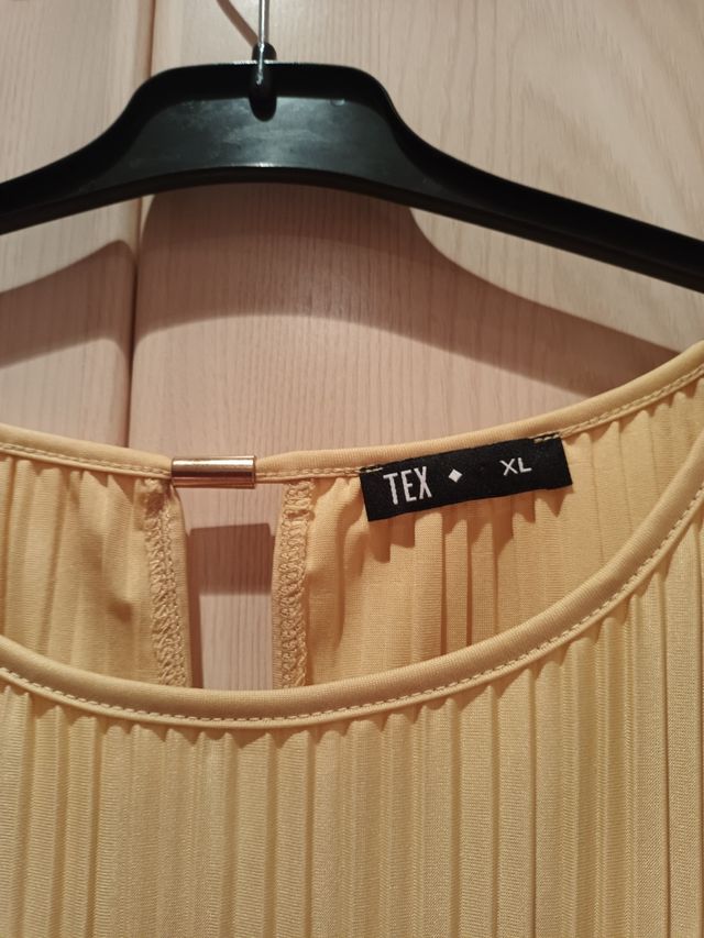 Vestido de cerimônia. Sem uso.