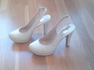 Zapatos blancos novia