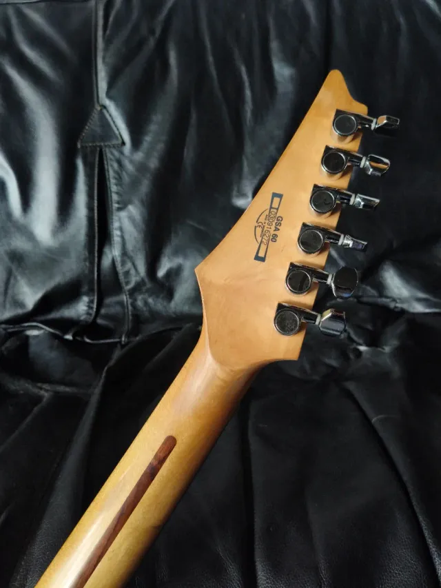Ibanez gsa60 stratocaster puente tremolo