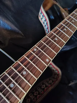 Guitarra electroacústica memphis