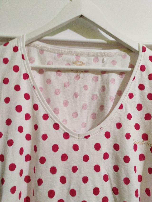 Camiseta topos ❤️  Cortefiel