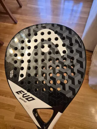 SE VENDE NO CAMBIO. Pala de padel Head Evo.