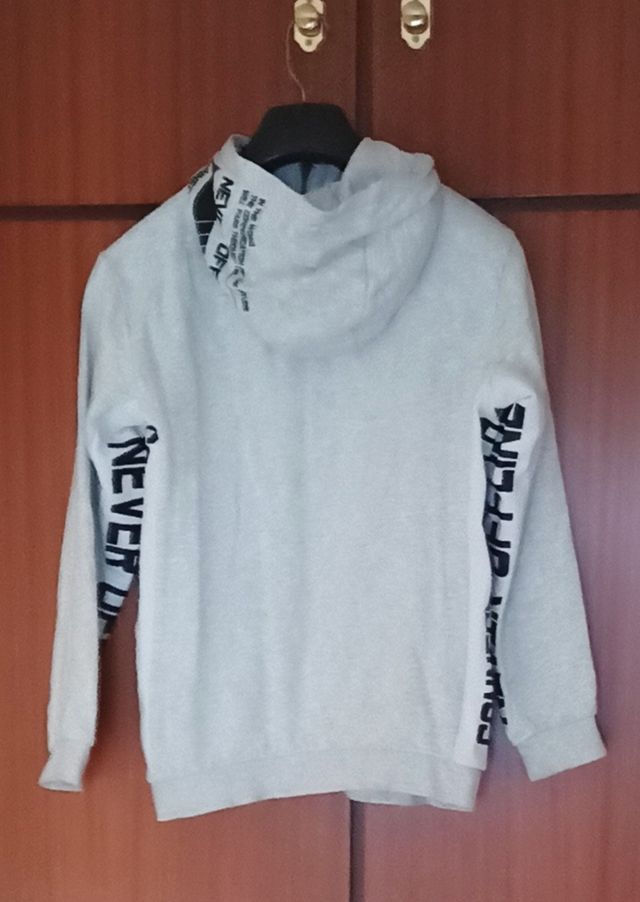 Sudadera con choto Kiabi talla XS 