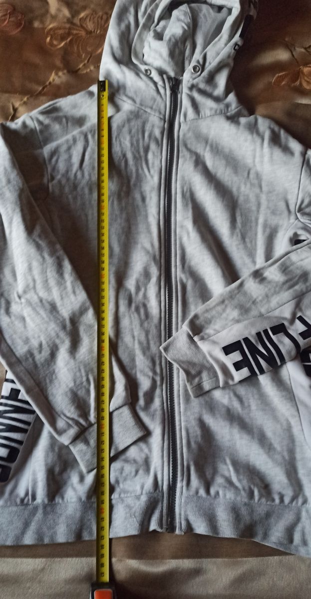 Sudadera con choto Kiabi talla XS 