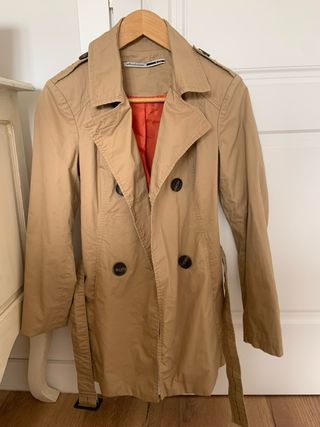 Gabardina marrón