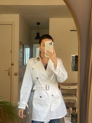 gabardina burberry blanca
