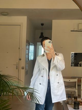gabardina burberry blanca