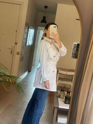 gabardina burberry blanca