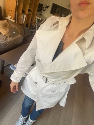 gabardina burberry blanca