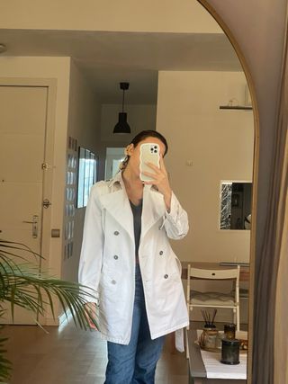 gabardina burberry blanca