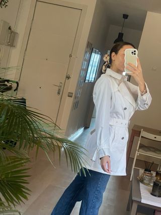 gabardina burberry blanca