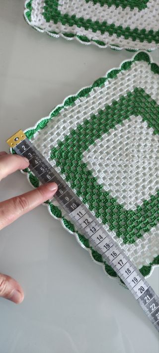 Conjunto de naperons verde e branco