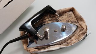 Ferro da stiro da viaggio vintage