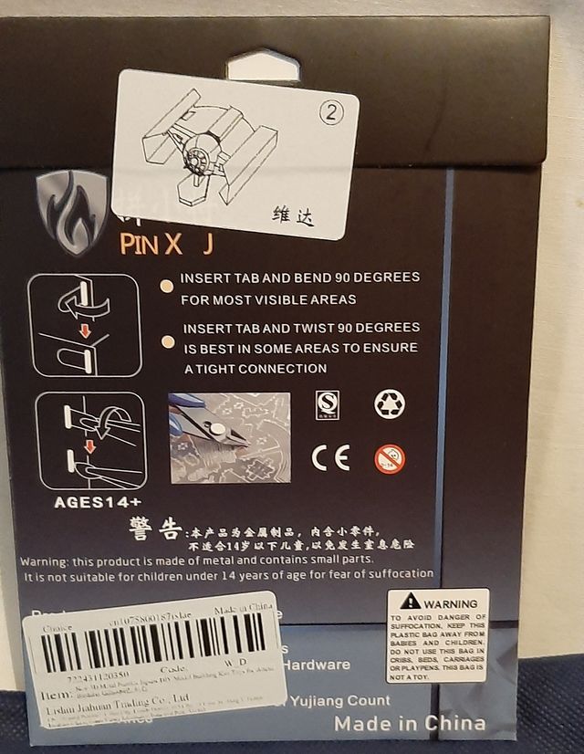 Puzzle metálico en 3D de TIE Fighter